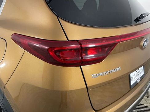 Used 2020 Kia Sportage LX image 18