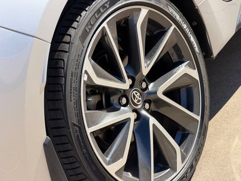 Used 2020 Toyota Corolla SE FWD image 9