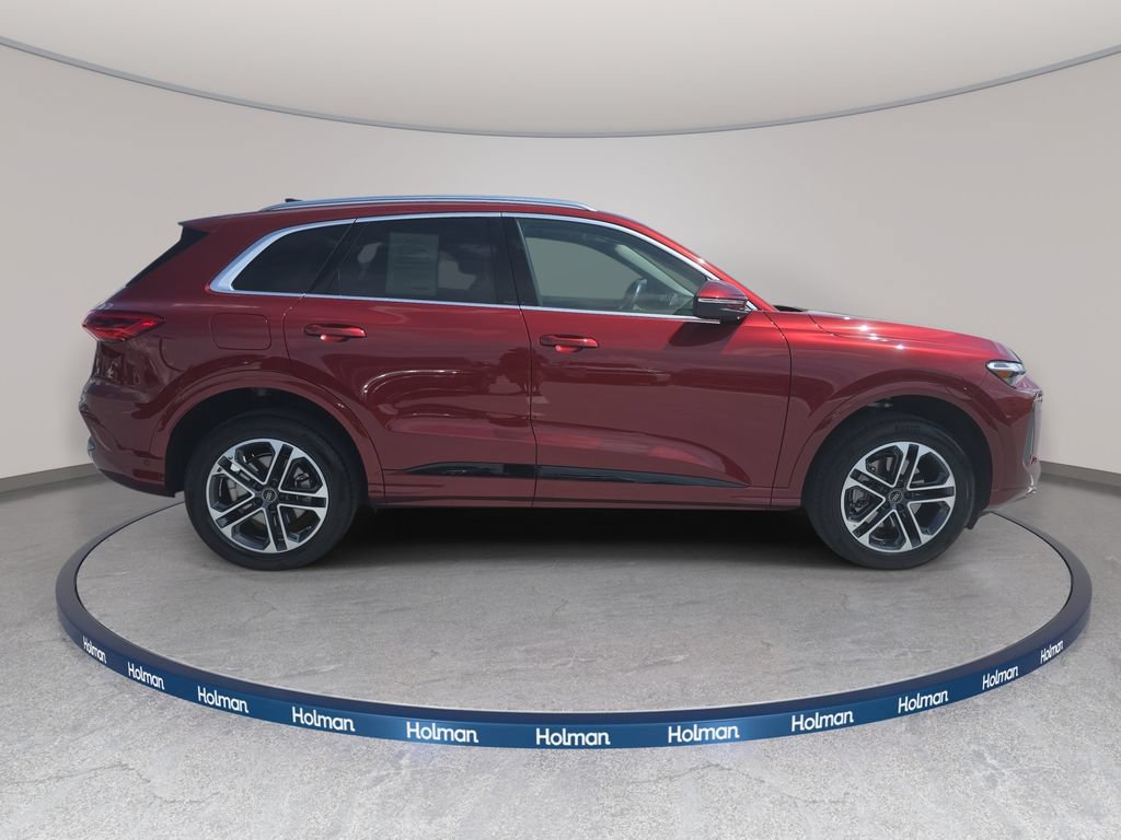 Certified 2025 Audi Q5 Premium w/ Convenience Package AWD/4WD image 4