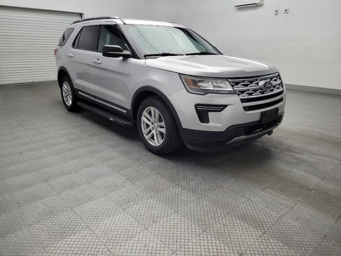 Used 2019 Ford Explorer XLT FWD image 13