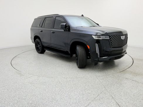 Used 2024 Cadillac Escalade Premium Luxury image 3