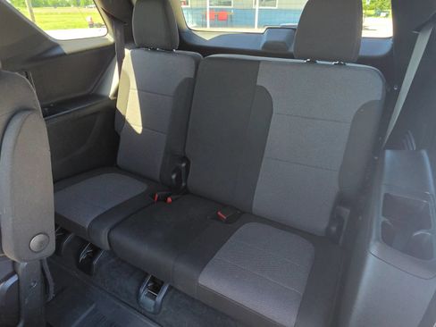 Used 2023 Chevrolet Traverse LT FWD image 24