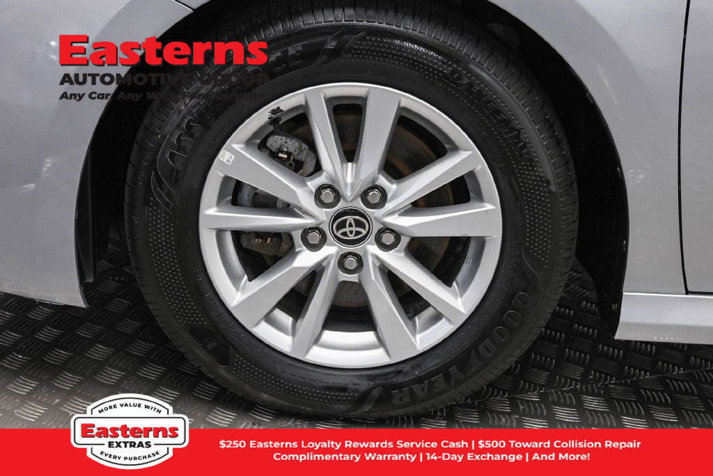 Used 2025 Toyota Camry LE w/ Convenience Package FWD image 34