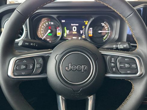 Used 2024 Jeep Wrangler Unlimited Sahara AWD/4WD image 22
