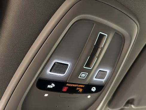 Used 2023 Volvo XC60 T8 Ultimate w/ Climate Package image 20