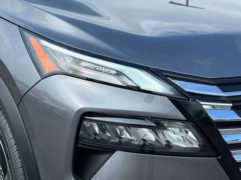 Used 2025 Nissan Rogue SV w/ SV Premium Package FWD image 10