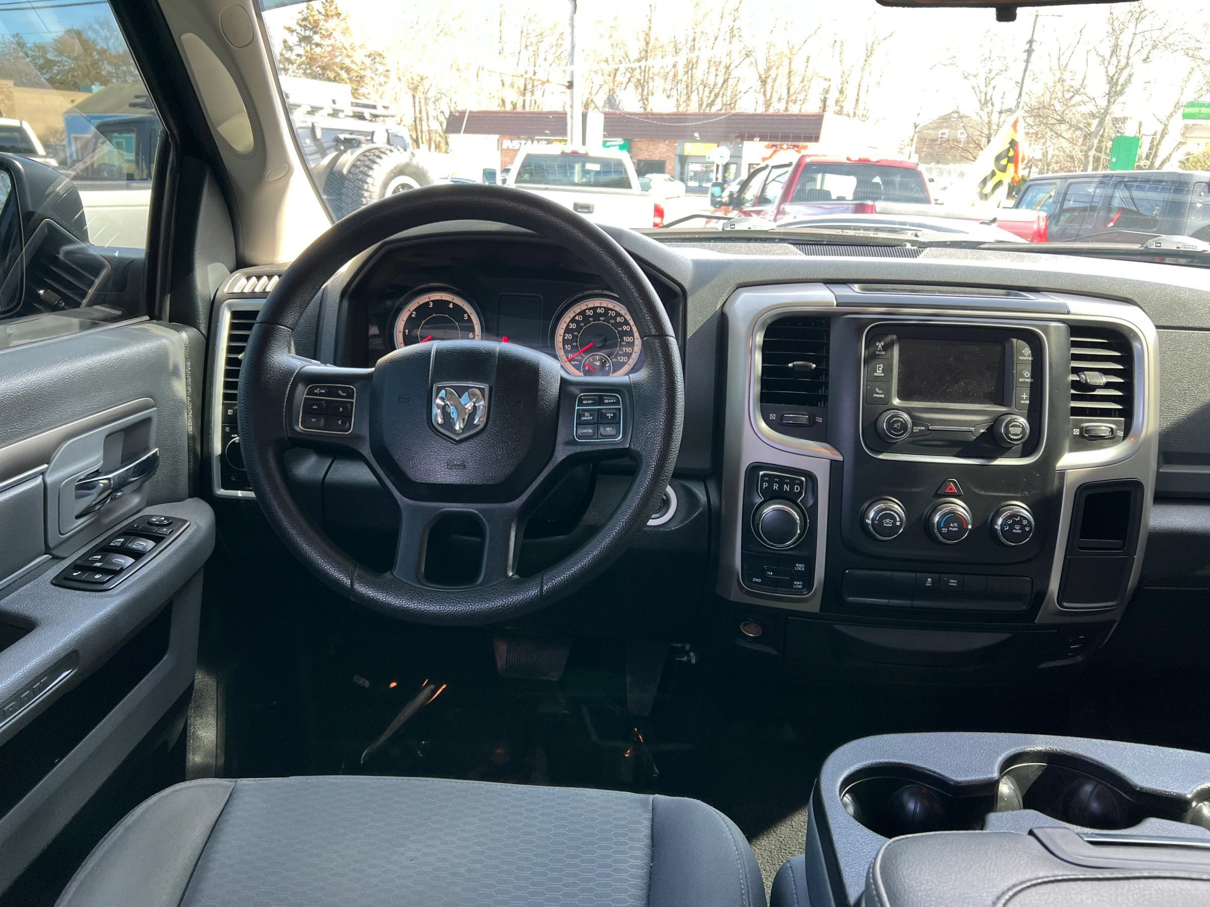 Used 2017 RAM 1500 Classic SLT AWD/4WD image 10