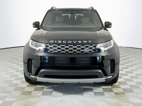 Certified 2025 Land Rover Discovery S image 2