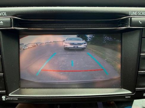 Used 2017 Toyota RAV4 XLE w/ Carpet Mat Package AWD/4WD image 9