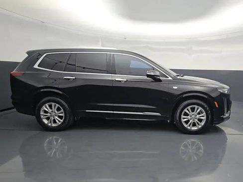 Used 2021 Cadillac XT6 Luxury AWD/4WD image 2