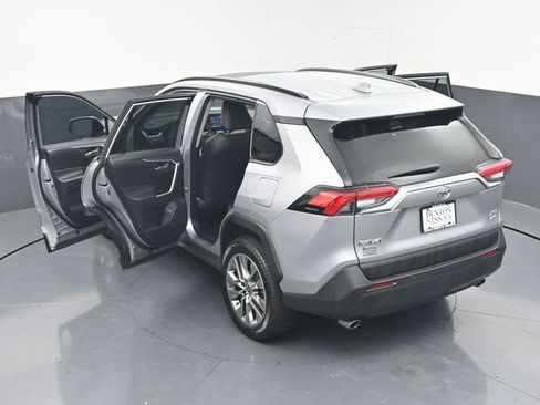 Used 2022 Toyota RAV4 XLE Premium AWD/4WD image 44