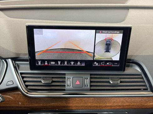 Used 2023 Audi Q5 2.0T Prestige w/ Prestige Package image 29