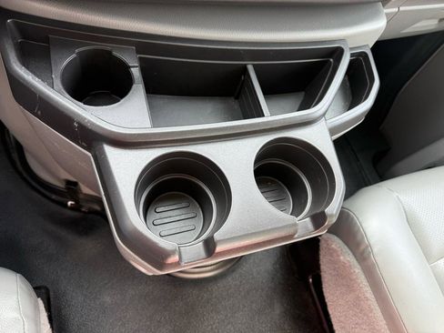 Used 2022 Ford E-350 and Econoline 350 Super Duty w/ Power Windows & Locks Group image 18
