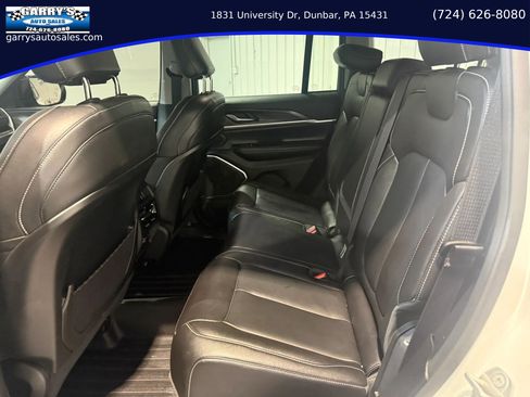 Used 2023 Jeep Grand Cherokee Limited w/ Black Appearance Package AWD/4WD image 22