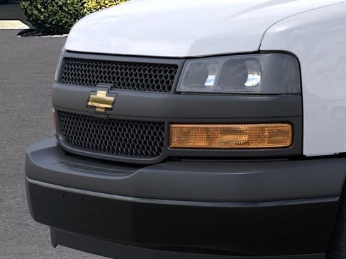 New 2025 Chevrolet Express 2500 image 13