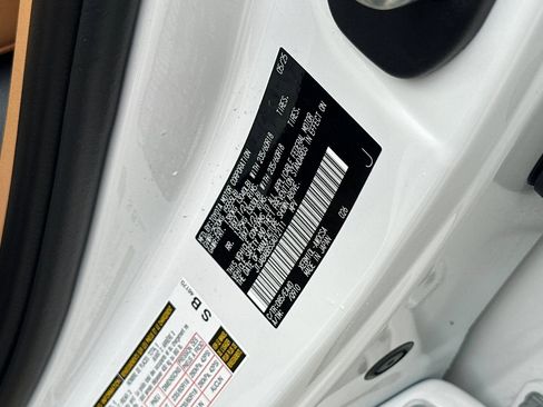 Used 2025 Lexus RZ 300e image 18