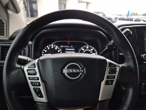 Used 2024 Nissan Titan SV w/ SV Convenience Package image 25