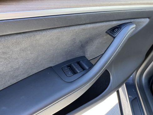 Used 2023 Tesla Model Y AWD image 26