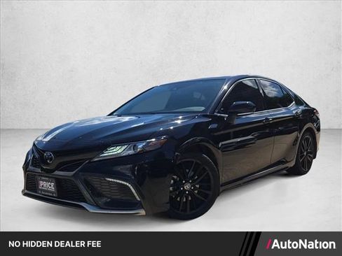Used 2023 Toyota Camry XSE FWD image 1