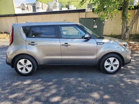 Used 2016 Kia Soul FWD image 8
