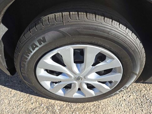 Used 2020 Nissan Rogue S image 8