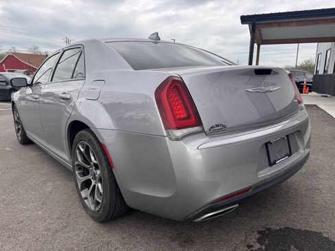 Used 2018 Chrysler 300 S image 10