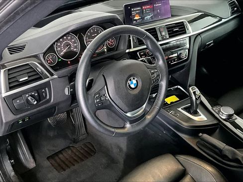 Used 2018 BMW 330i Gran Turismo xDrive image 18