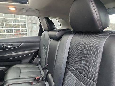 Used 2016 Nissan Rogue SL w/ SL Premium Package image 25