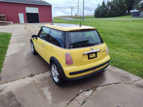 Used 2003 MINI Cooper Hardtop FWD image 2