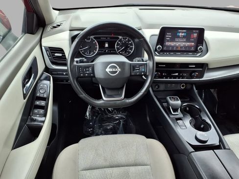 Used 2025 Nissan Rogue SV AWD/4WD image 4