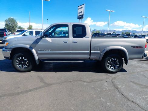 Used 2001 Toyota Tundra Limited w/ Off-Road Pkg AWD/4WD image 8