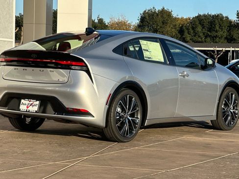 New 2026 Toyota Prius Limited image 4