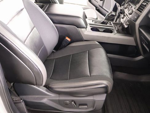 Used 2019 Ford F150 Raptor w/ Equipment Group 802A Luxury image 15