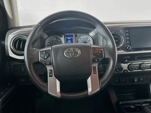 Used 2023 Toyota Tacoma SR5 w/ Technology Package AWD/4WD image 18