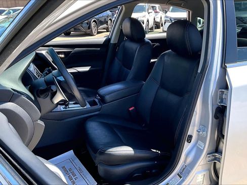 Used 2017 Nissan Altima 2.5 SR image 8