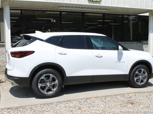 Used 2023 Chevrolet Blazer LT AWD/4WD image 5