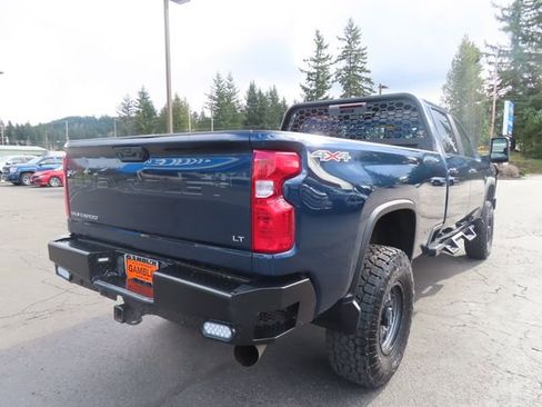 Used 2021 Chevrolet Silverado 2500 LT w/ Convenience Package image 9
