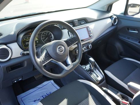 Used 2020 Nissan Versa SV FWD image 8