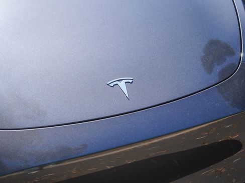 Used 2022 Tesla Model Y Performance AWD/4WD image 11