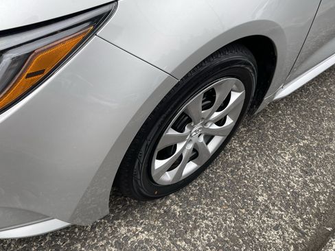 Certified 2025 Toyota Corolla LE FWD image 9