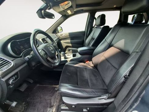 Used 2018 Jeep Grand Cherokee Altitude AWD/4WD image 9
