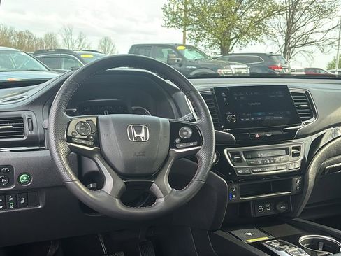 Used 2024 Honda Passport Black Edition image 13