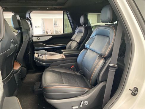 New 2026 Lincoln Navigator Black Label AWD/4WD image 12