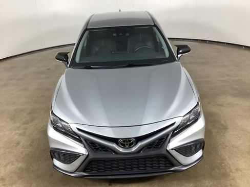 Used 2024 Toyota Camry SE FWD image 4