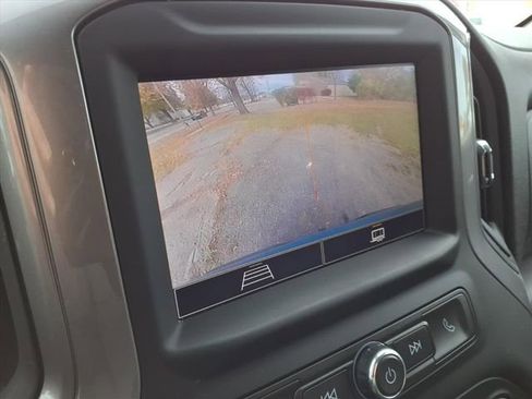 Used 2022 Chevrolet Silverado 1500 Custom AWD/4WD image 28