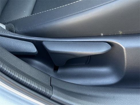 Used 2025 Toyota Prius Limited image 31