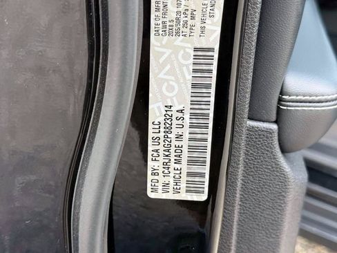 Used 2023 Jeep Grand Cherokee L Laredo AWD/4WD image 18