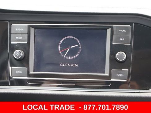 Used 2024 Volkswagen Jetta SE FWD image 19
