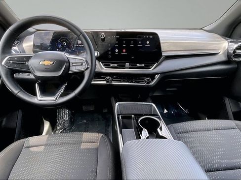 Used 2025 Chevrolet Equinox LT FWD image 16