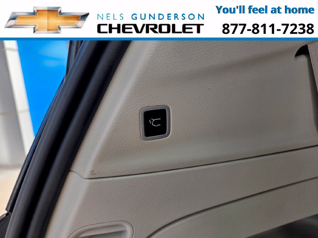 Used 2024 Chrysler Pacifica Touring-L FWD image 12